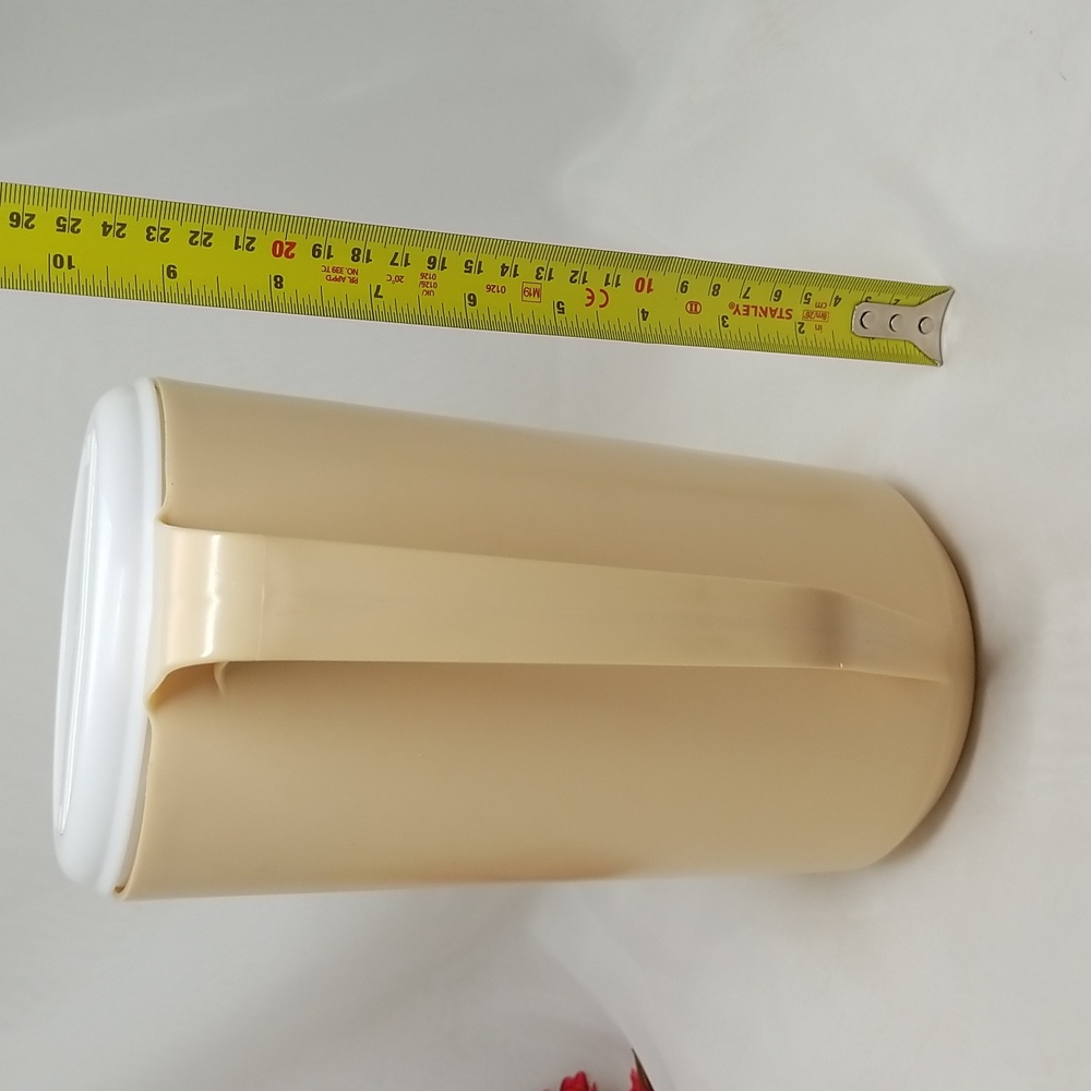 Vintage Rubbermaid Plastic Pitcher - Picture 6 of 14